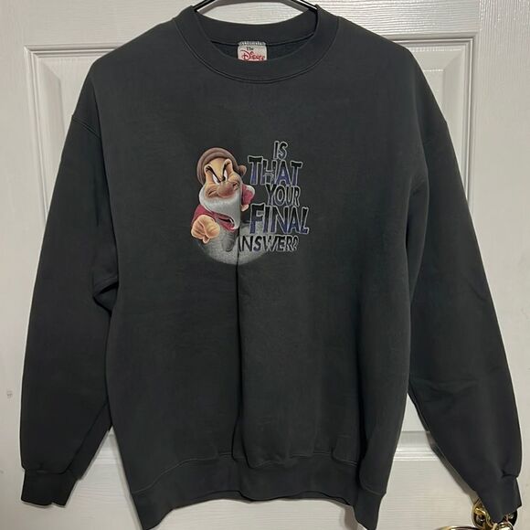 🔥🔥Vintage Disney Grumpy “Is That Your Final Answer?” Graphic Sweatshirt - Sz M - Picture 1 of 6